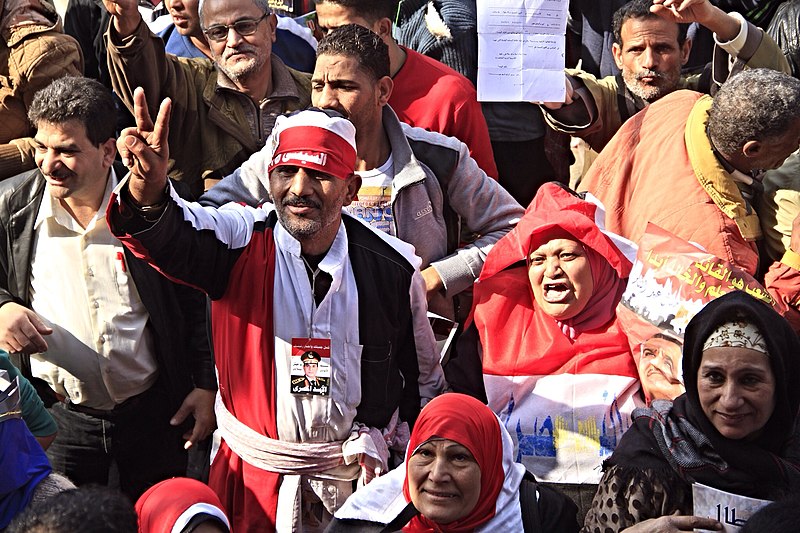 File:Pro-government crowds in Tahrir Square - Cairo.jpg