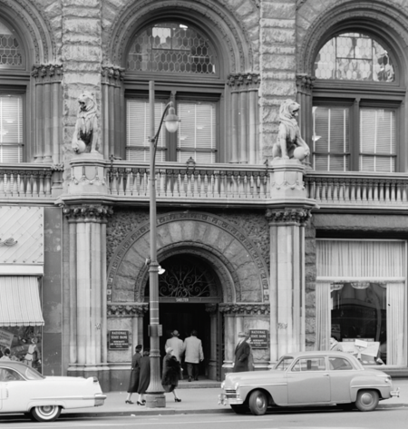 PrudentialHomeOfficeNewarkBroadStEntrance