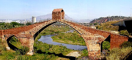 Puente del Diablo, Martorell, Catalonia, Spain. Pic 01.jpg