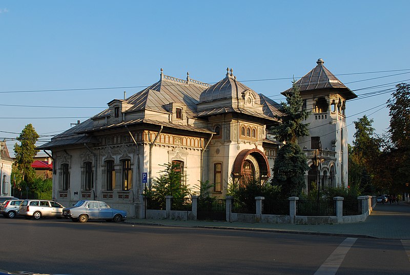 File:RO PH Ploiesti Radu Stanian house.jpg