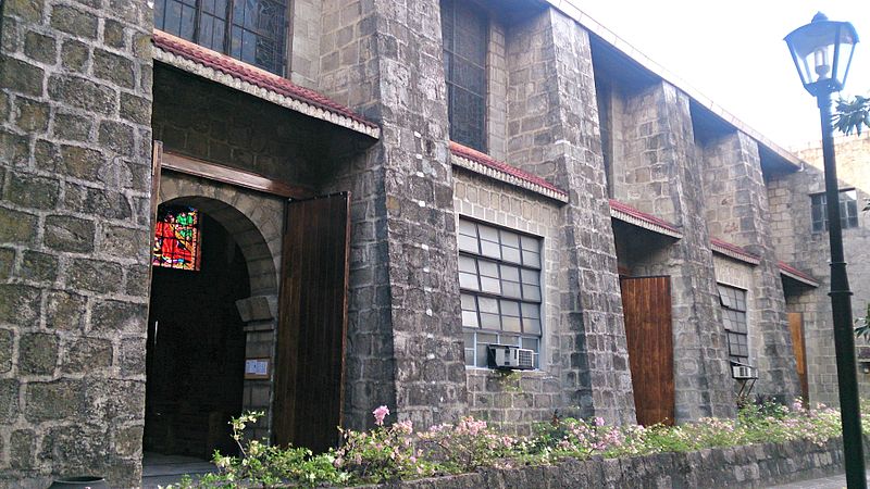 File:Right Side Entrance of Santuario Del Sto. Cristo Parish, San Juan.JPG