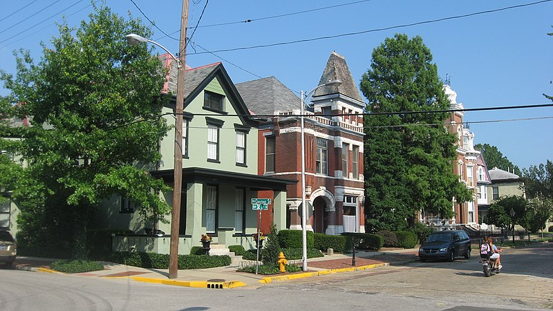 File:Riverside Historic District in Evansville.jpg