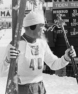 Sølvvinner Kalevi Laurila fra Finland etter 3-mila under VM på ski i Oslo 1966 (5476384612).jpg