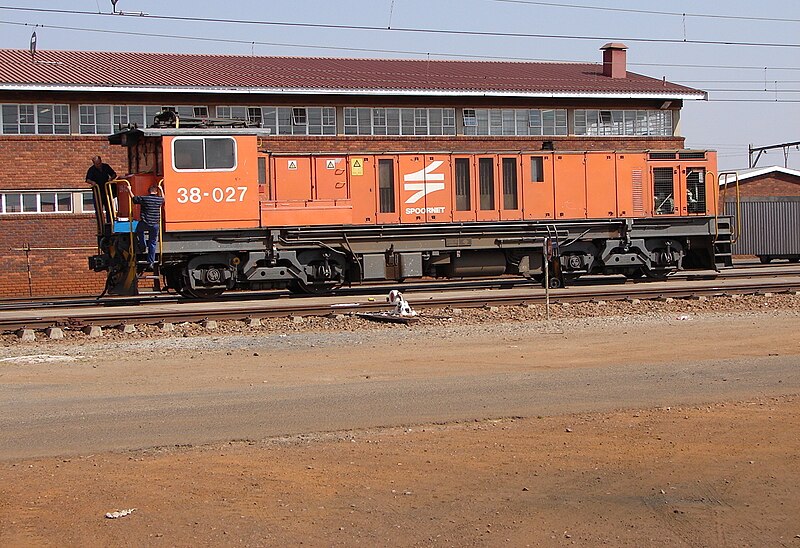 File:SAR Class 38-000 38-027.JPG