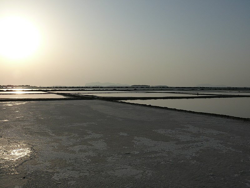 File:Saline di Trapani al tramonto.JPG