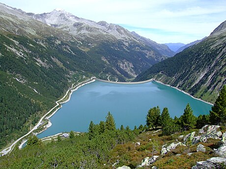 File:Schlegeis lake in Alps.jpg