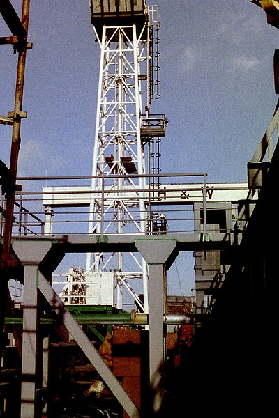 File:Seillean Flare tower 1986.jpg