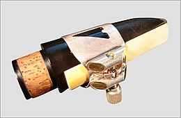 Selmer-clarinet-mouthpiece-reed-and-vandoren-ligature.jpg