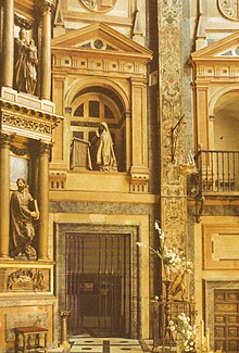 Sepulcro de la reina María de Aragón, esposa de Juan II, rey de Castilla y León, y madre de Enrique IV.  Monasterio de Santa María de Guadalupe (Cáceres) .jpg