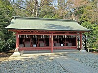 境内末社 左側から稲荷神社・住吉神社・八幡神社・神明社。