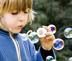 Barn: Definition och överförda betydelser, Barnets åldrar, Barn enligt juridiken