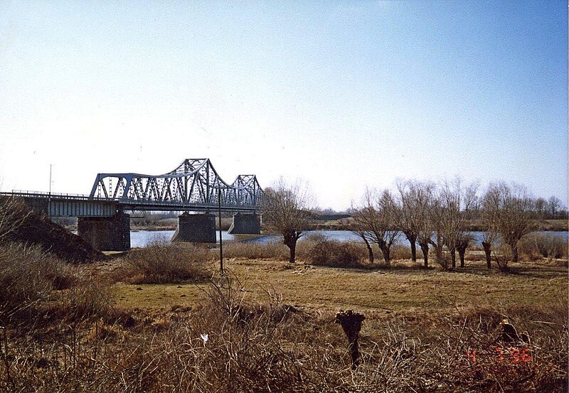File:Szczucin-near-Tarnow-Poland--Bridge--The-Vistula-river.jpg