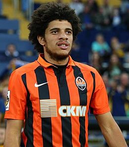 Taison 2015.jpg