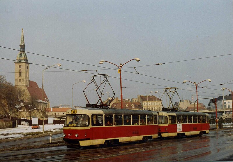 File:Tatra Tram 7821 in Bratislava, linka 4 March 1993.jpg