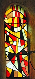 Abside in vetro colorato della chiesa tauriaca 2.jpg