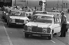 Taxistand in Düsseldorf Mitte der 70er Jahre