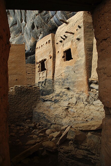 Tellem village (Teli) mud cliff dwellings in the Bandiagara Escarpment