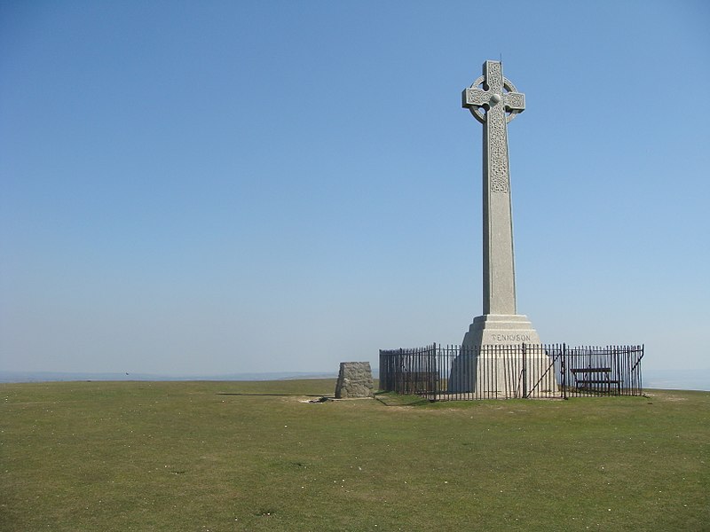 File:Tennyson Monument Western.JPG