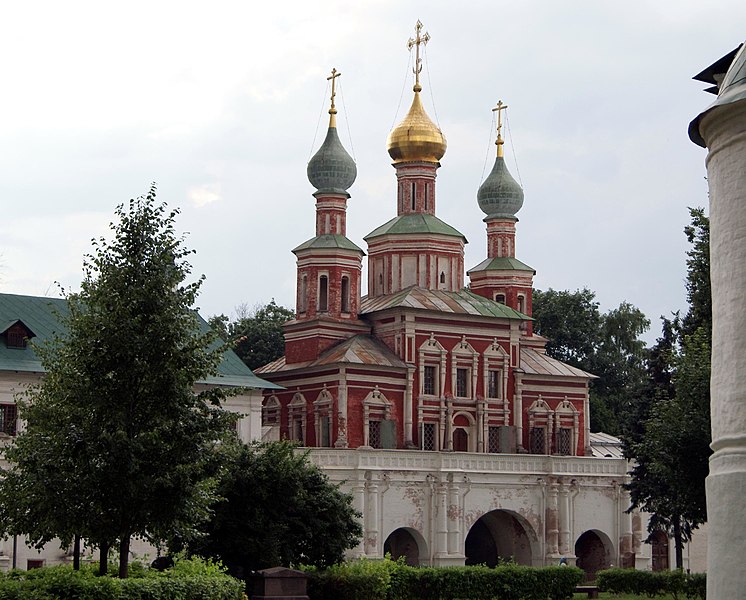 File:The South Gate with the Church of the Holy Virgin (Novodevichy Convent).jpg