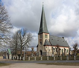 Tjärby kyrka i april 2022