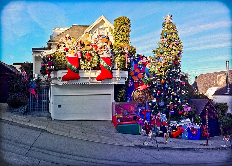 File:Tom and Jerry Christmas Tree House (6558479829).jpg