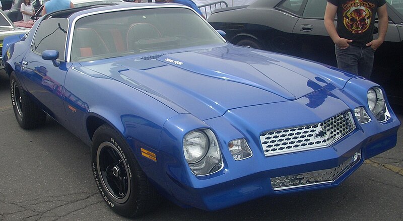 File:Tuned Chevrolet Camaro (Rassemblement Mopar Valleyfield '10).jpg