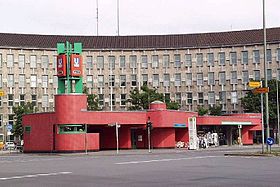 Eingangshalle am Fehrbelliner Platz.