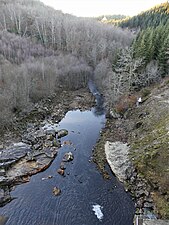 Les gorges de la Vézère juste en aval du barrage.