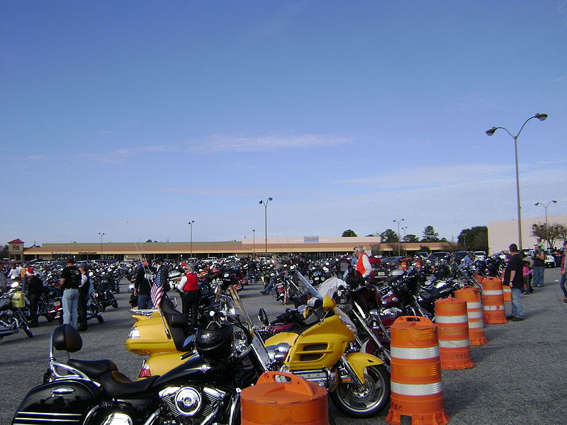 File:Valdosta Outback Rider's 2012 Toy Run 44.JPG