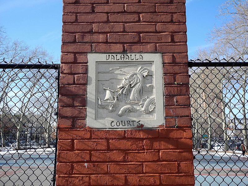 File:Valhalla Courts, Bay Ridge, Brooklyn.jpg