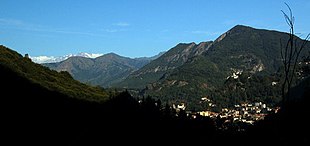 Varallo sullo sfondo del Monte Rosa