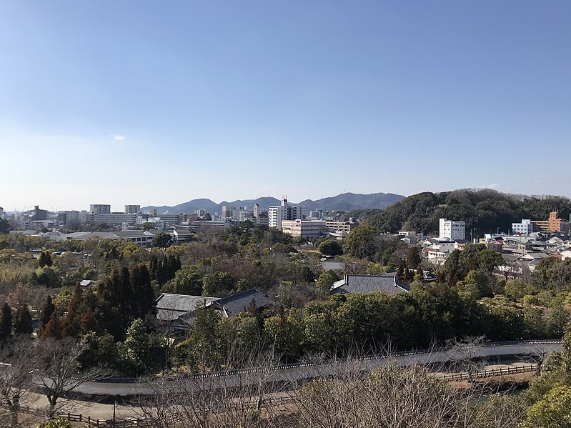 File:View from turret of Nishinomaru of Himeji Castle 2.jpg
