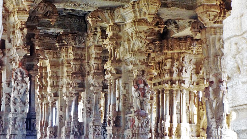 File:Vijaya Vittala Temple - Music Pillars - 2.jpg