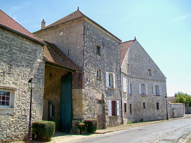 File:Villiers-le-Sec (95), ferme avec ancienne maison forte.jpg