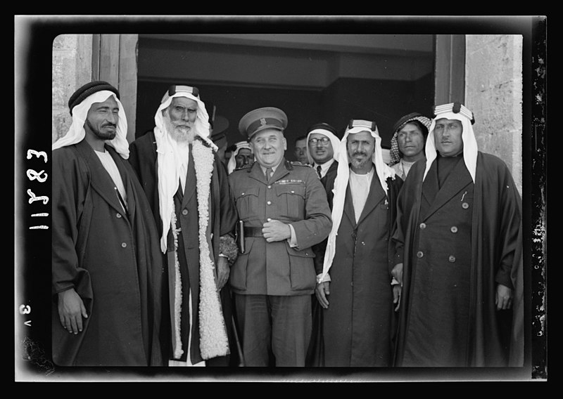 File:Visit to Beersheba Agricultural Station (Experimental) by Brig. Gen. Allen & staff & talks to Bedouin sheiks of district by station superintendent. Gen. Allan & paramount sheiks of Beersheba LOC matpc.20531.jpg