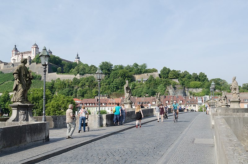 File:Würzburg, Alte Mainbrücke-003.jpg