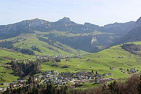 Weissbad, im Hintergrund der Hohe Kasten