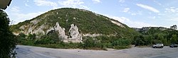 „Чудните скали“ - на 4 км южно от селото