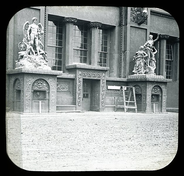 File:World's Columbian Exposition lantern slides, Transportation Building, Statuary Each Side of Doorway (NBY 8844).jpg