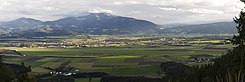 Zeltweg und Umgebung von Norden Panorama.jpg