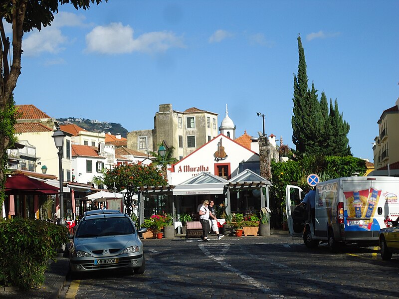 File:Zona Velha, Funchal, Madeira - 2013-03-19 - DSC09334.jpg