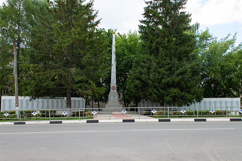 File:Приволжск, центр, обелиск (5).jpg