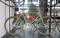 Легкодорожный велосипед «Россия» 1898 года, единственный известный на территории России экземпляр. Выпускался в г. Рига на первой российской велосипедной фабрике А. Лейтнеръ и К°. Из коллекции Политехнического музея.