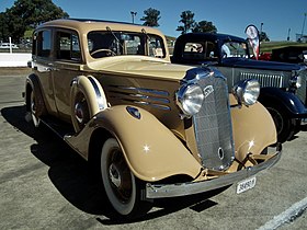 1934 Vauxhall BX Big Six седан RF.jpg