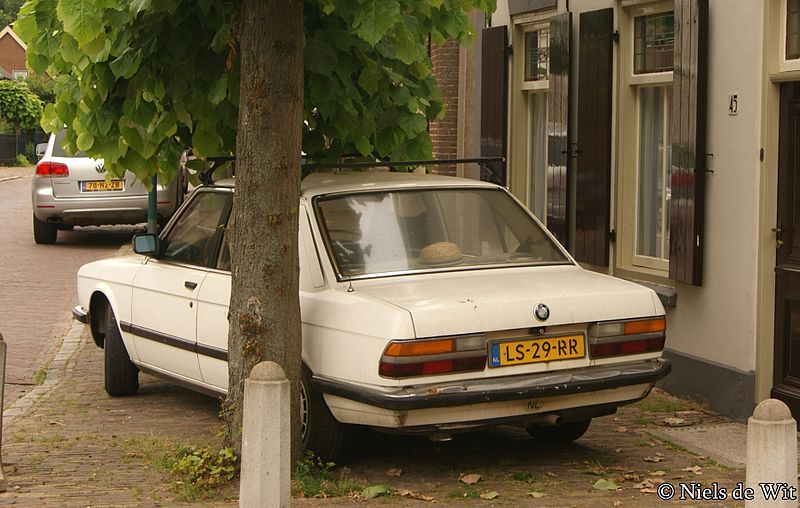 File:1985 BMW 518 (9263484370).jpg