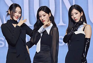 <span class="mw-page-title-main">Odd Eye Circle</span> South Korean girl group