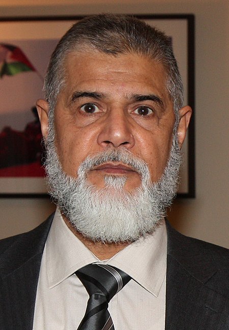 Abdullatif Al-Mahmood (cropped).jpg