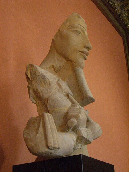 File:Akhenaton E27112-Louvre 042007 13.jpg