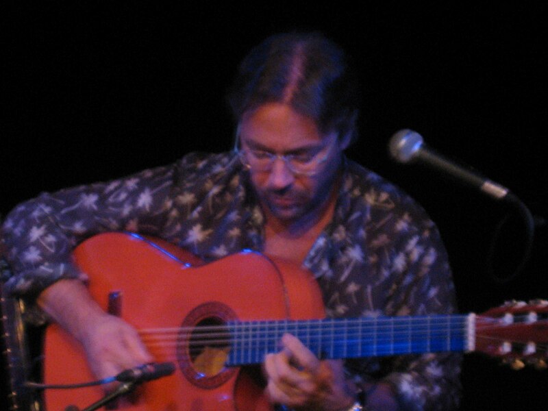 File:Al di Meola (2009)-2.jpg