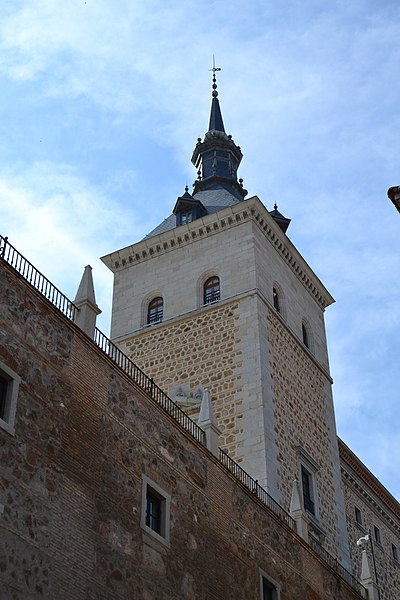 File:Alcazar de Toledo (26984494222).jpg